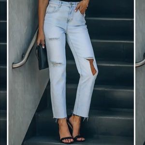 VICI NWT COLIN HIGH RISE DISTRESSED DENIM